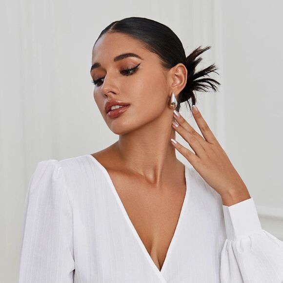 Water💧Drop Lightweight Earrings 18k Gold Plated PVD Stainless Steel - Picture 6 of 11